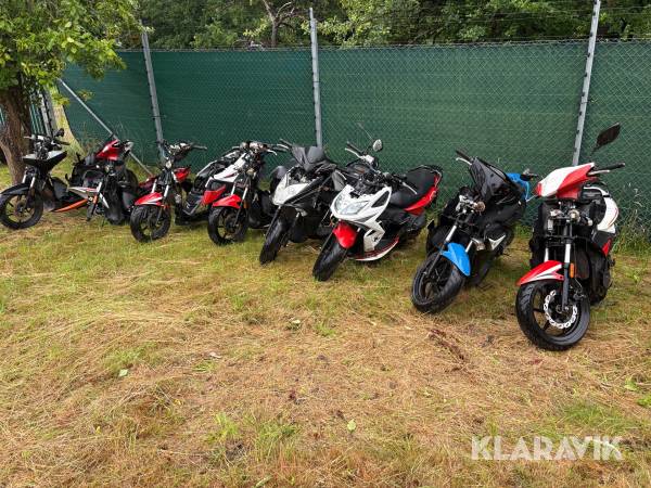 Parti med blandade mopeder Kymco reservsdelsobjekt