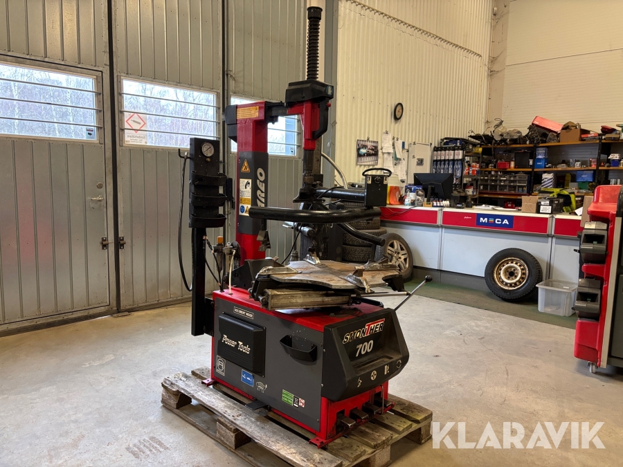 Däckomläggningsmaskin Areo Smonther 700