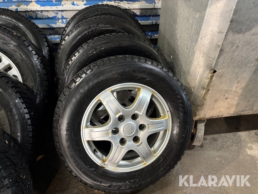 Vinterdäck Toyota Nokian 235/65R17