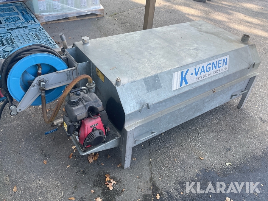 Bevattningstank med pump K-vagnen