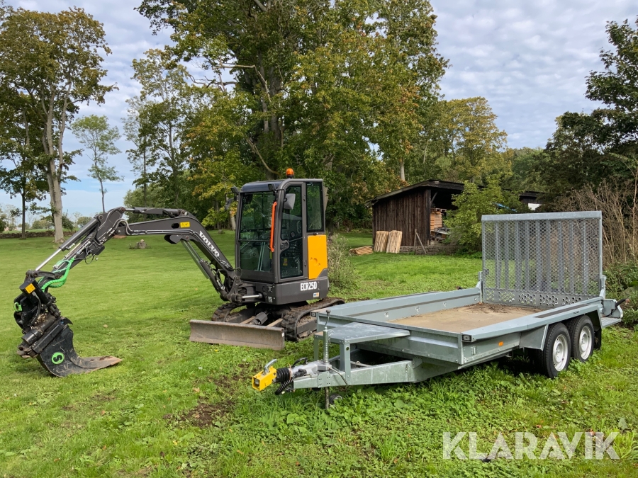 Grävmaskin Volvo  ECR25D med trailer och redskap