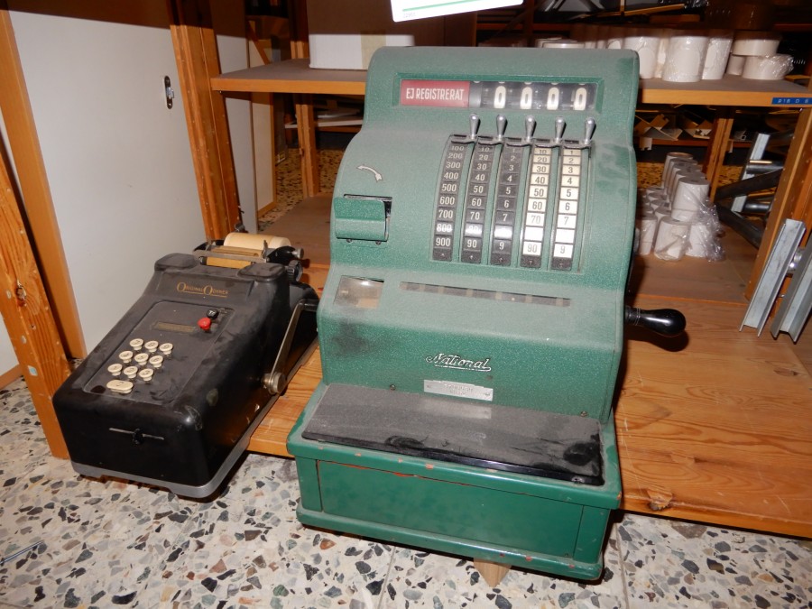 Antik Kassaapparat och Räknemaskin
