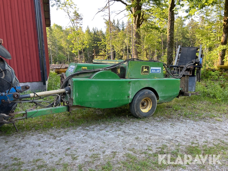 Hårdpress John Deere 330 med balkastare