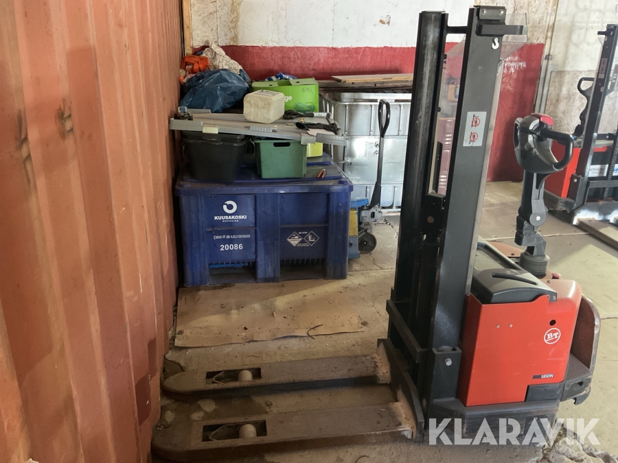 Truck 2 Toyota SWE120