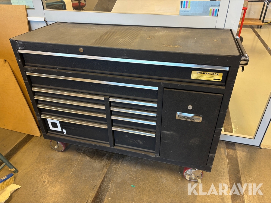 Låsbar verktygsvagn med lådor