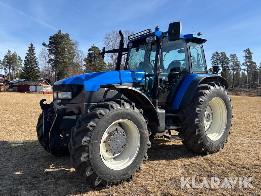 Traktor New Holland 8560 med frontlyft, 4WD