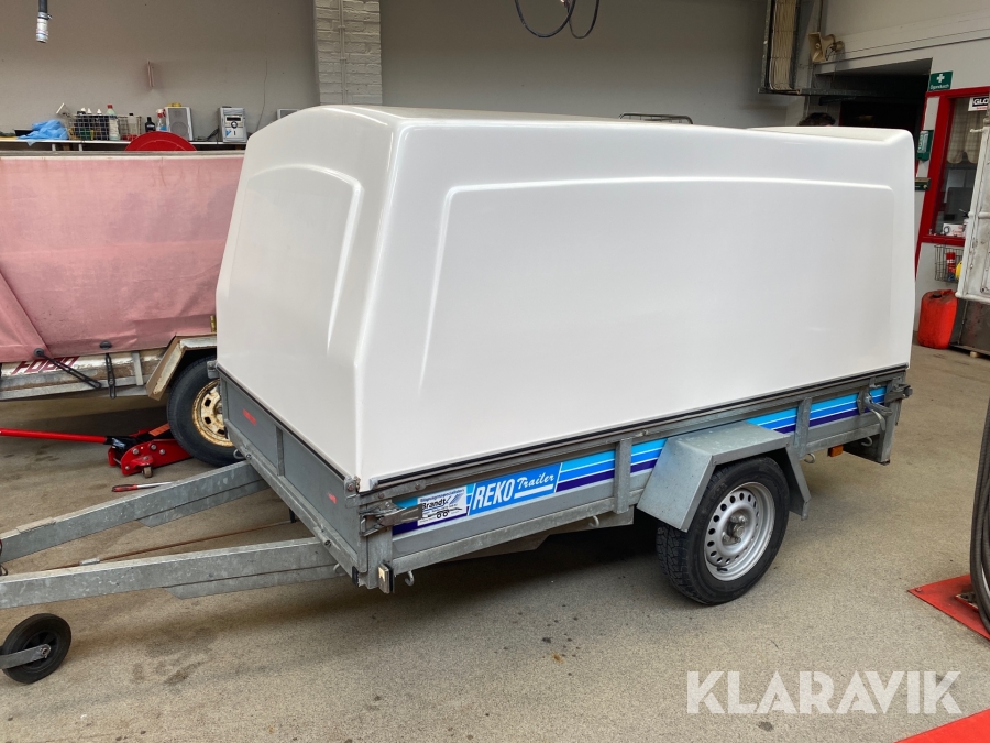 Släpkärra med kåpa Reko Trailer