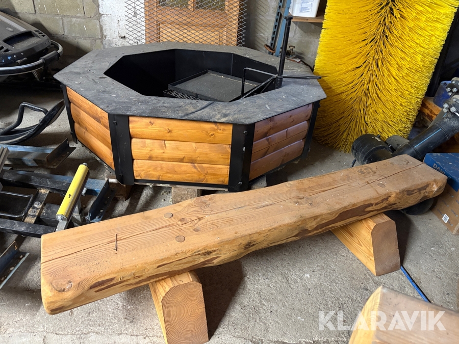 Eldstad med 4st bänkar