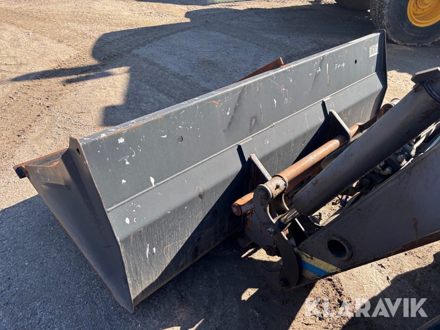 Traktor New Holland TM120