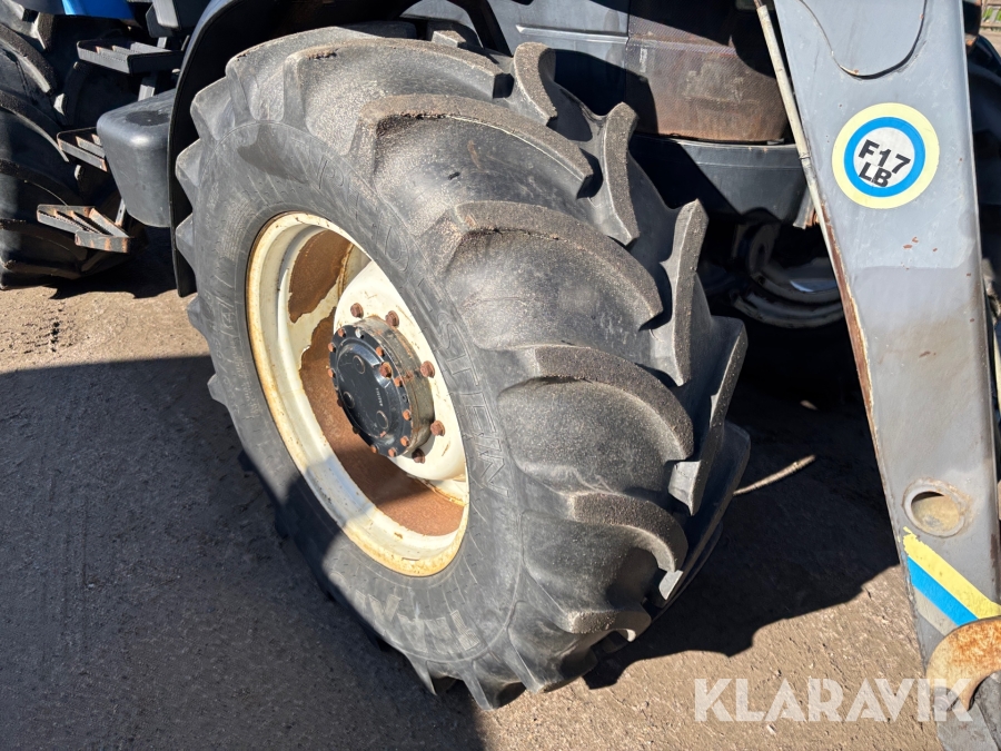Traktor New Holland TM120