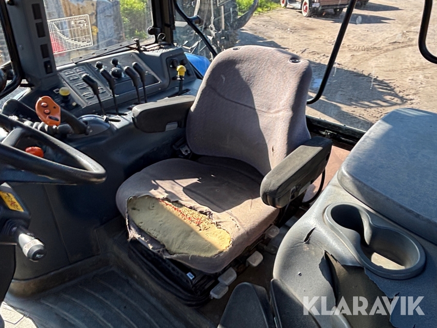 Traktor New Holland TM120