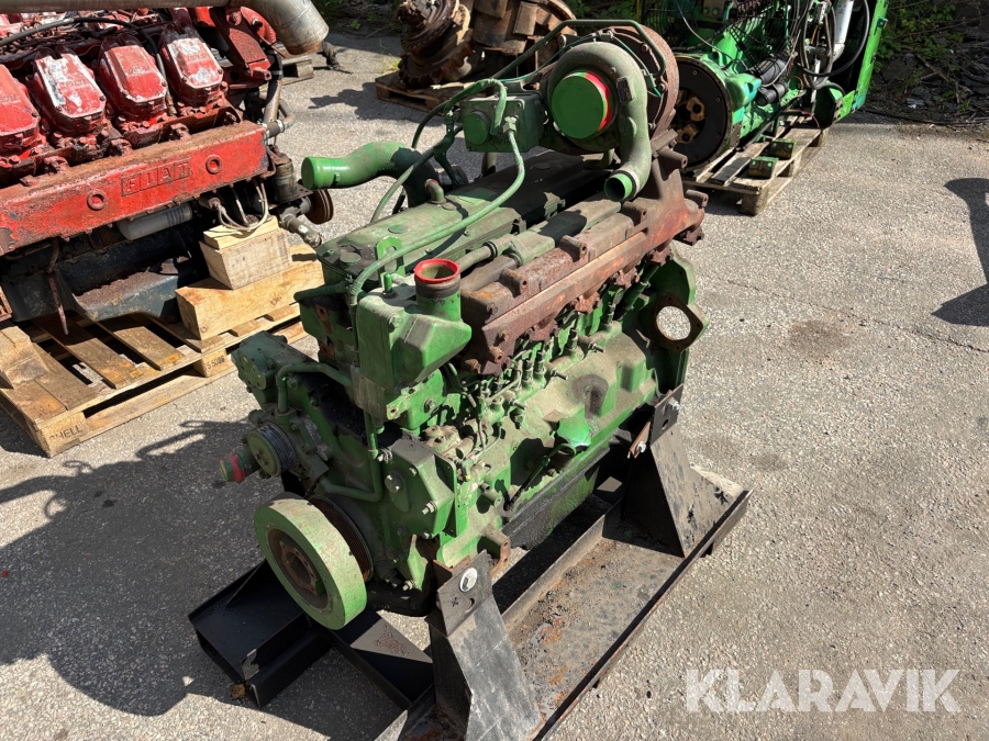 Motor på stativ John Deere 6068HRW65A,B