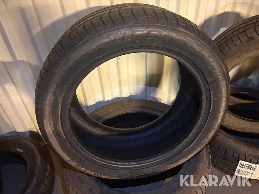 Sommardäck Goodrich 245/45 R17