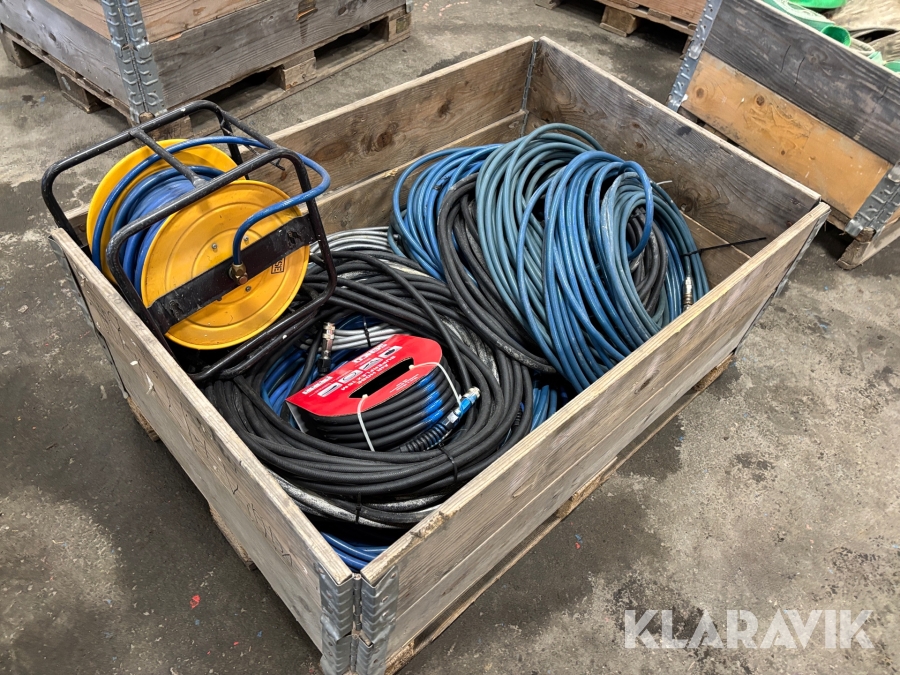 Pall med diverse tryckluftsslangar - 21 st