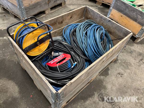 Pall med diverse tryckluftsslangar - 21 st