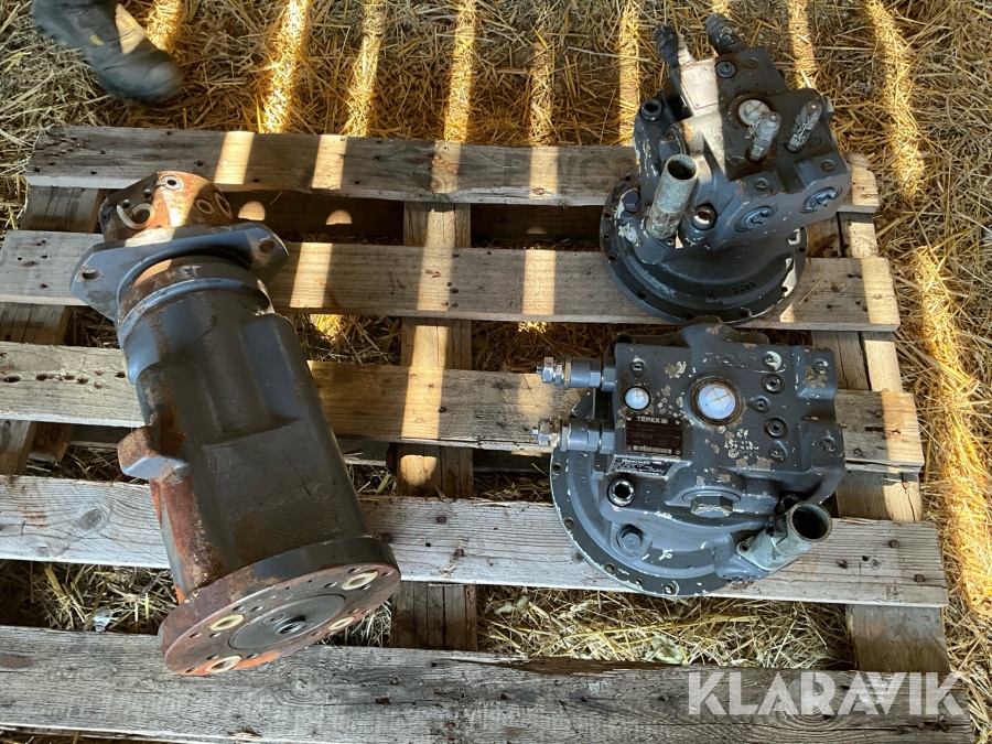 Svängmotorer 2st och svivel Terex 1st