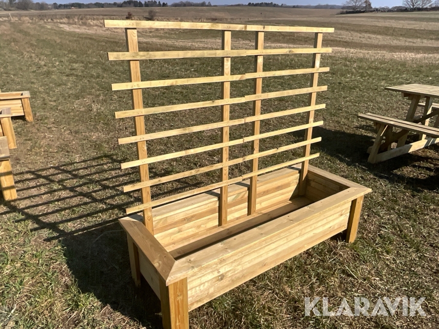 Blomsterbänk med spalje