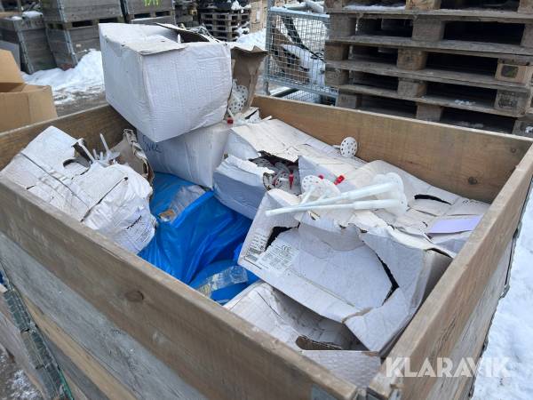 Blandade plugg för fasad