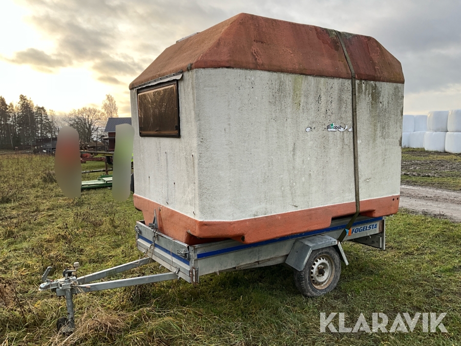 Personbilssläp med manskapsbod