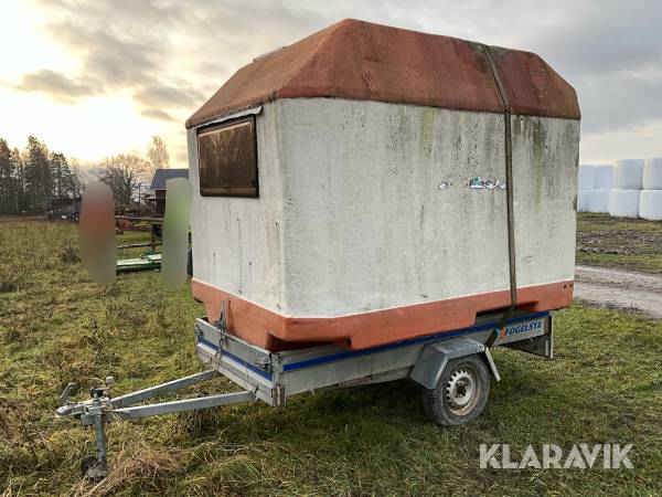 Personbilssläp med manskapsbod