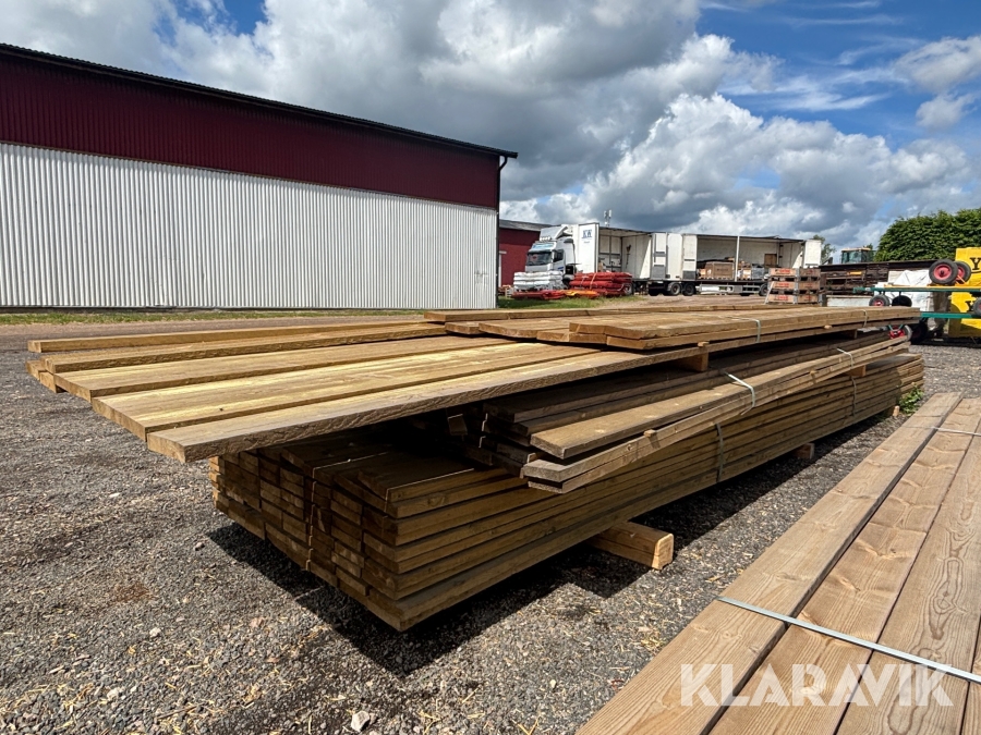 Diverse finsågade klädselbrädor - Tryckimpregnerade