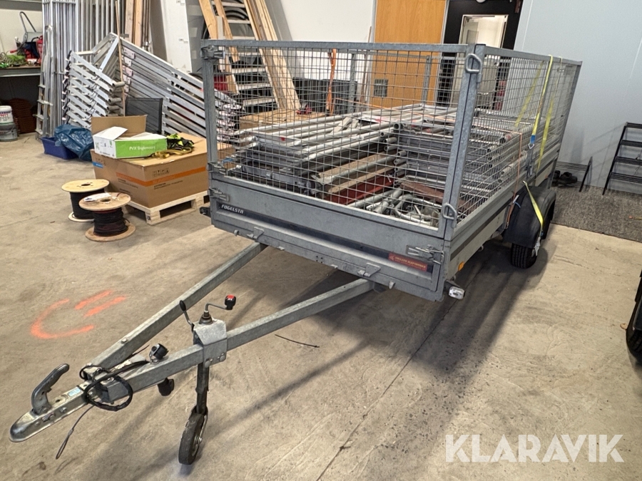 Personbilssläp Brenderup 55R-010404 med byggställningar