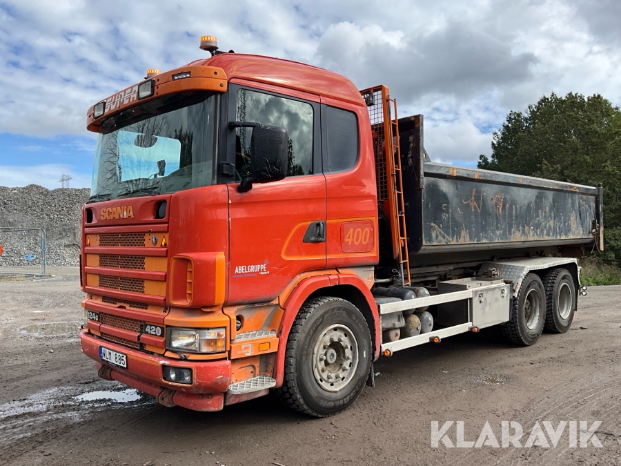 Lastväxlare Scania 124G R420 6x2 med flak