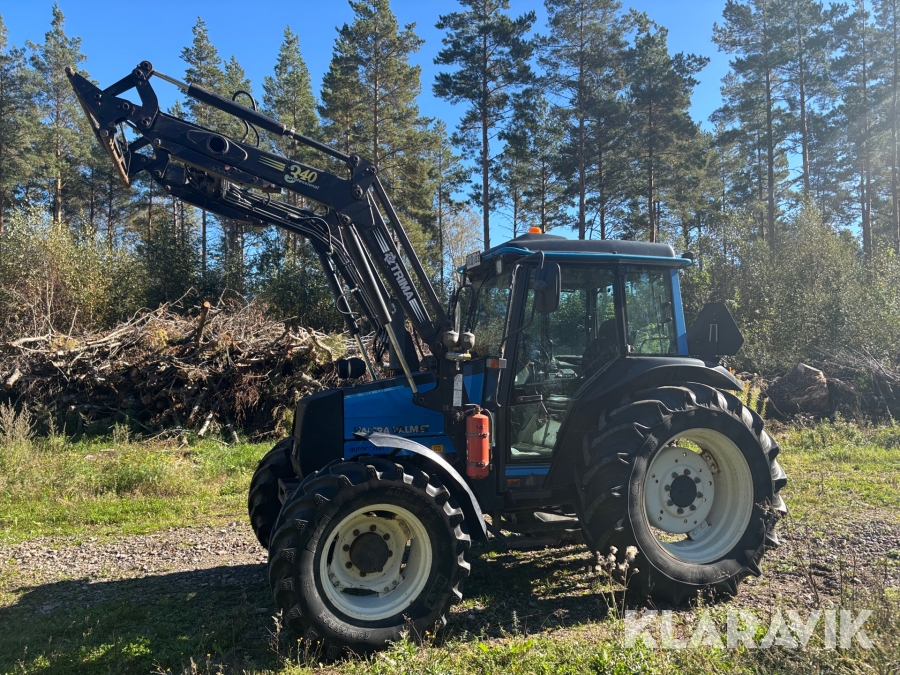 Traktor Valtra Valmet 700 med lastare