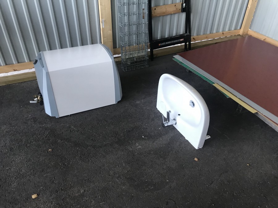 Varmvattenberedare + Handfat