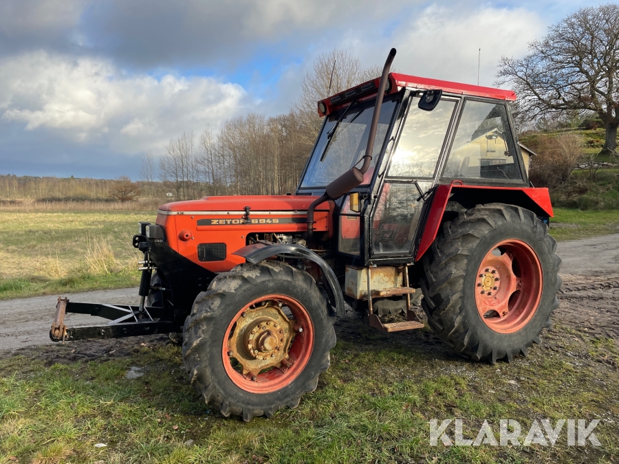 Traktor Zetor 6945