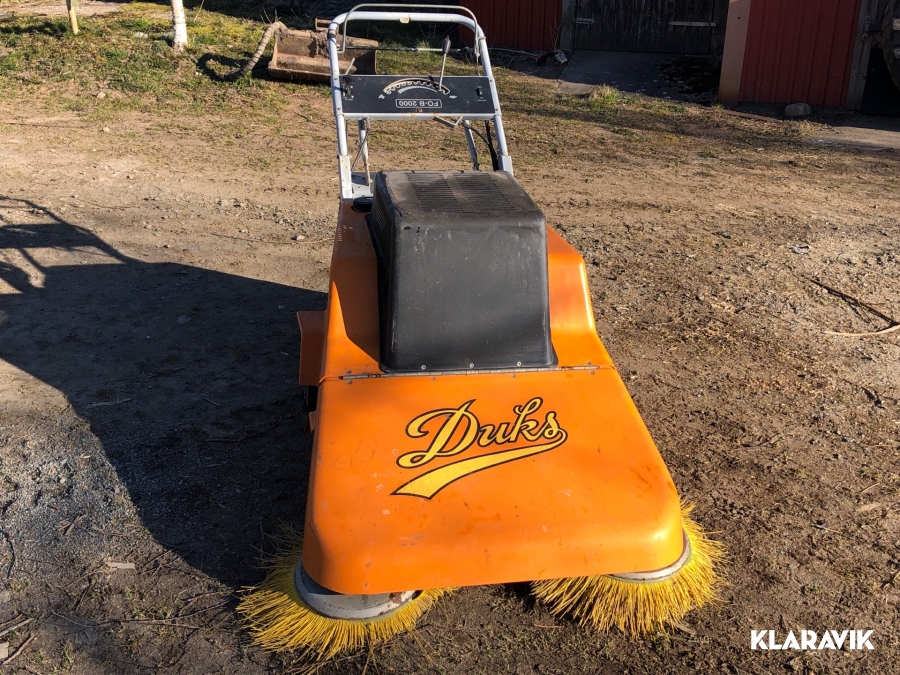Sopmaskin Duks FO-B 2000 med drift och uppsamlare