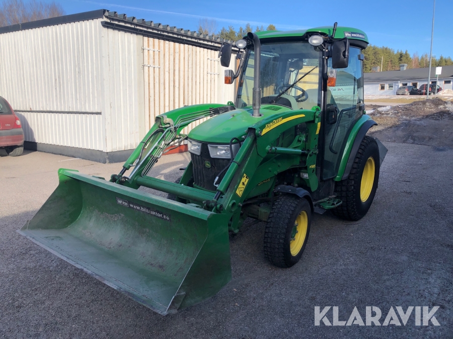 Kompakttraktor John Deere 3045R med lastare