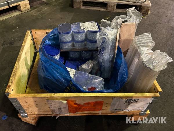 Plåtskruvar Aston 6,3x22 ca 37 lådor