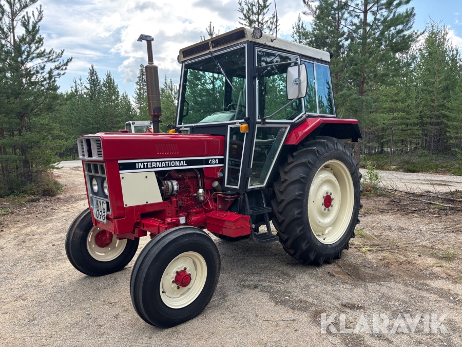 Traktor International 484 TA