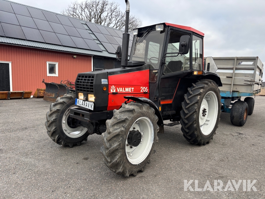 Traktor Valmet 205 fyrhjulsdriven
