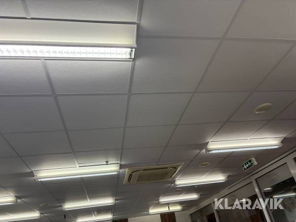 Innertak med belysning och högtalare 89 kvm
