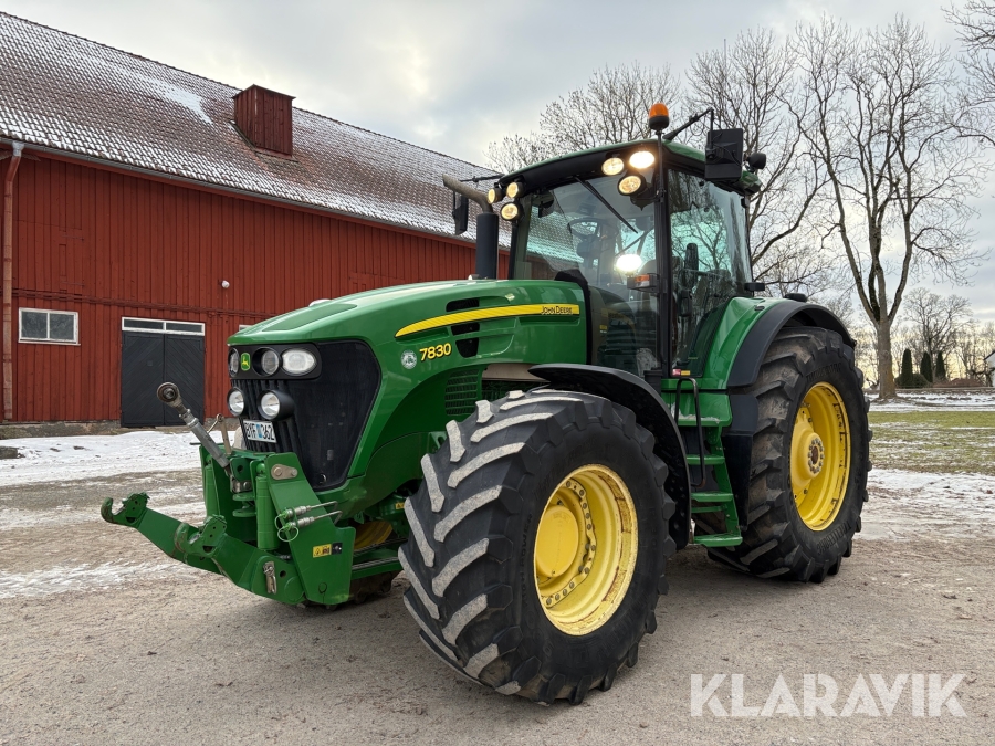 Traktor John Deere 7830