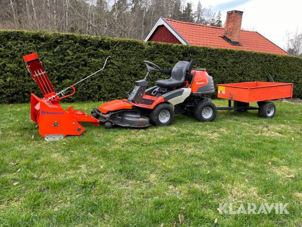 Gräsklippare Husqvarna R422T SAWD med snöslunga och vagn