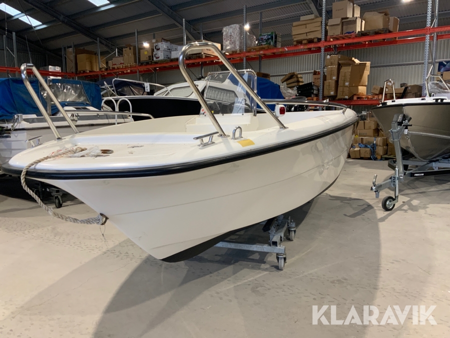 Båt Crescent 491 SC Suzuki DF50 ATL 2017. Styrpulpet