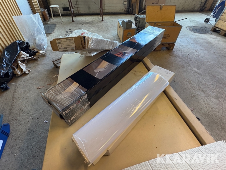 LED-Armaturer samt Kabelkanal Airman, Hidealite och Hager