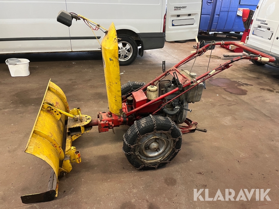 Snöslunga Belos IL-222