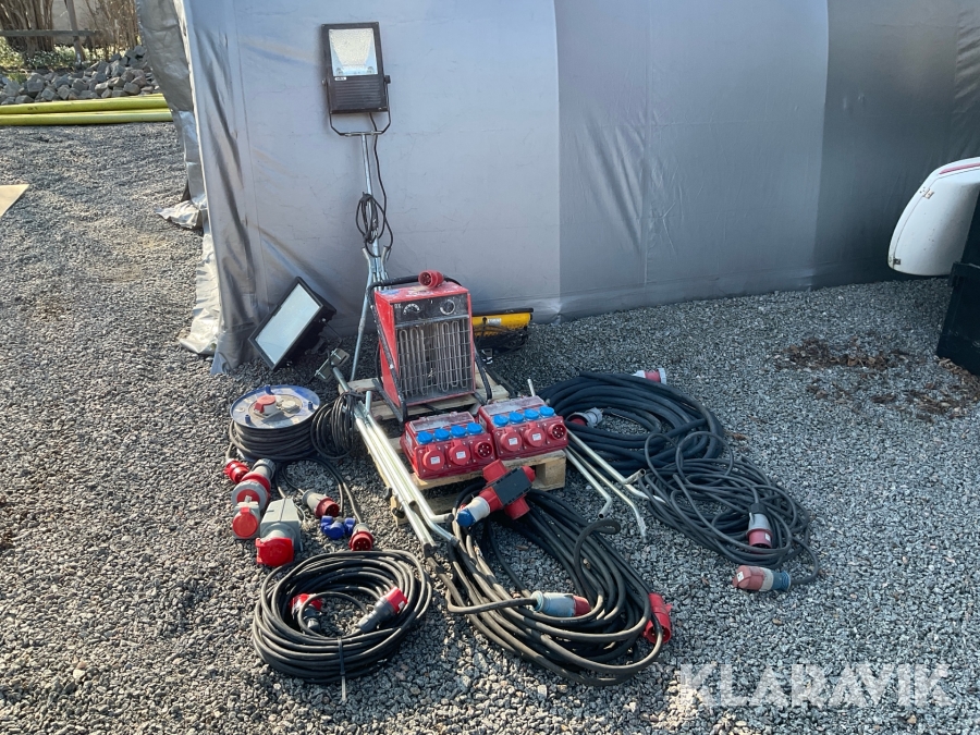 Diverse elcentraler och kablar