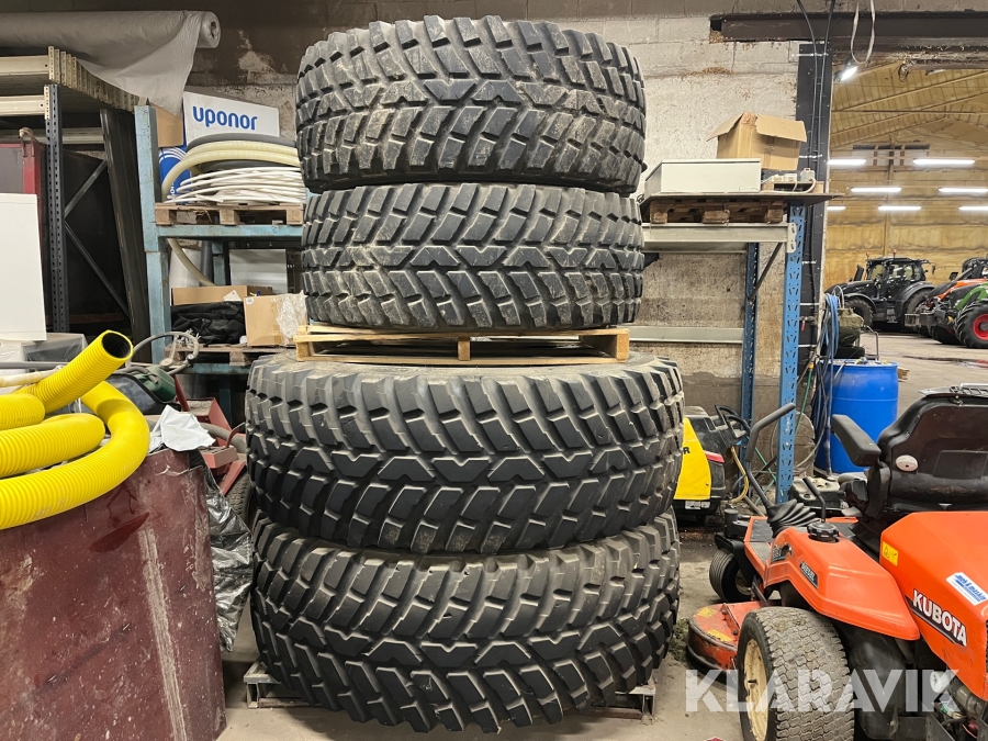 Entreprenaddäck/Snödäck Nokian TRI 2 1st uppsättning med fälg