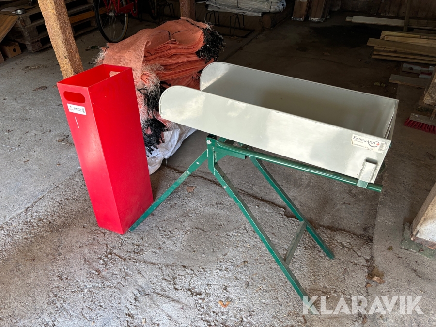 Vedsäckar 40 L ca 950 st med 2 st vedstativ Espegard