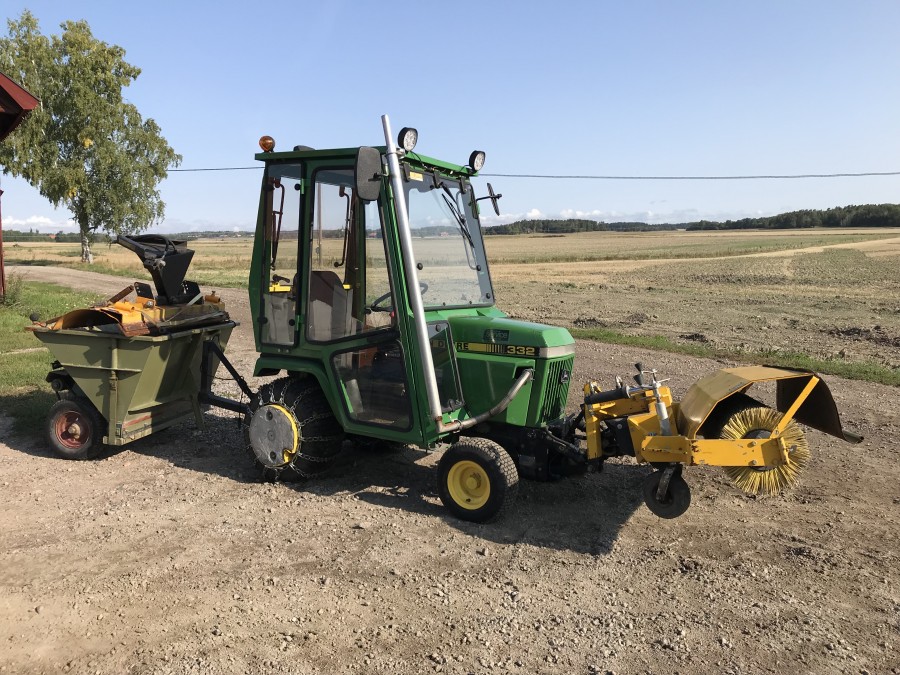 Minitraktor / Redskapsbärare