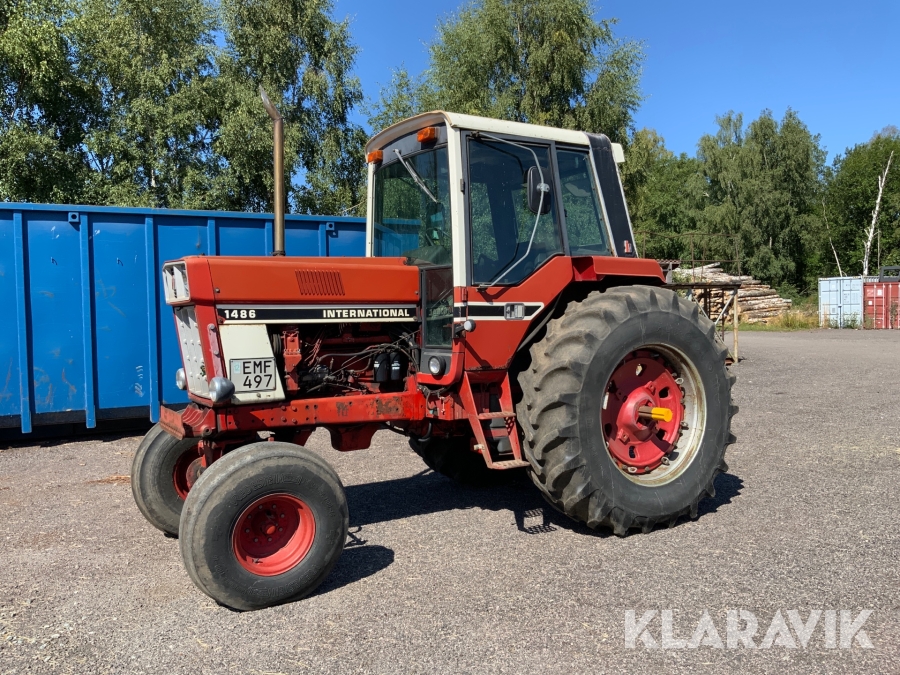 Traktor International 1486 veteran