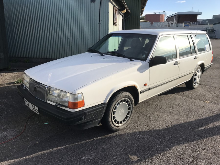 VOLVO 945