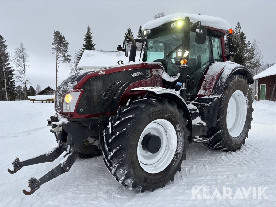 Traktor Valtra T213 Versu