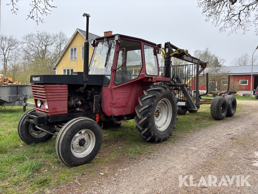 Traktor Valmet 502 med Moheda skogsvagn