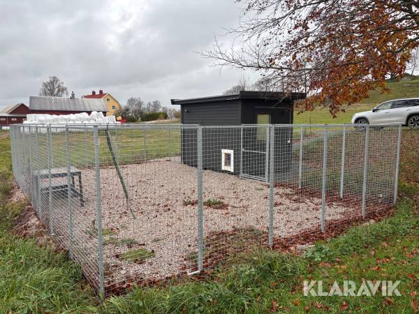 Hundgård 6x9,6m med hundhus